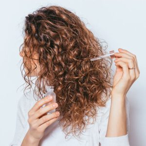 Cách dưỡng ẩm tự nhiên cho tóc khô